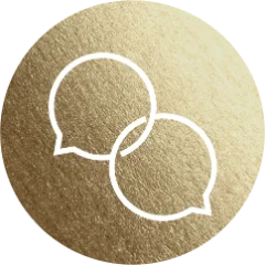 Sprechblasen-Symbol auf goldenem Kreis